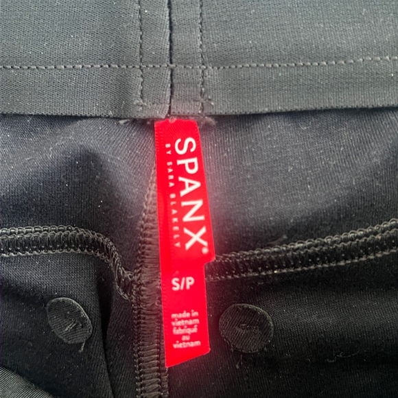 SPANXshape™ Faux Leather
Fleece Lined Leggings - Picture 5 of 6